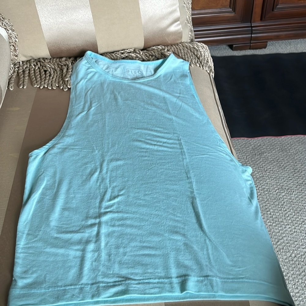 FLEO muscle shirt